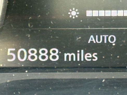 Used 2024 Nissan Rogue SV image 7