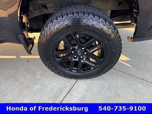 Used 2021 Chevrolet Silverado 1500 Custom Trail Boss w/ Midnight Edition AWD/4WD image 10