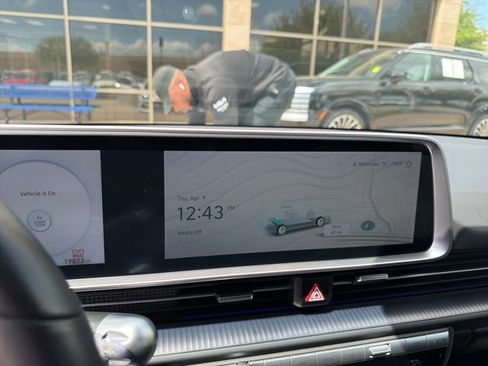 Used 2024 Hyundai Ioniq 6 SEL image 11