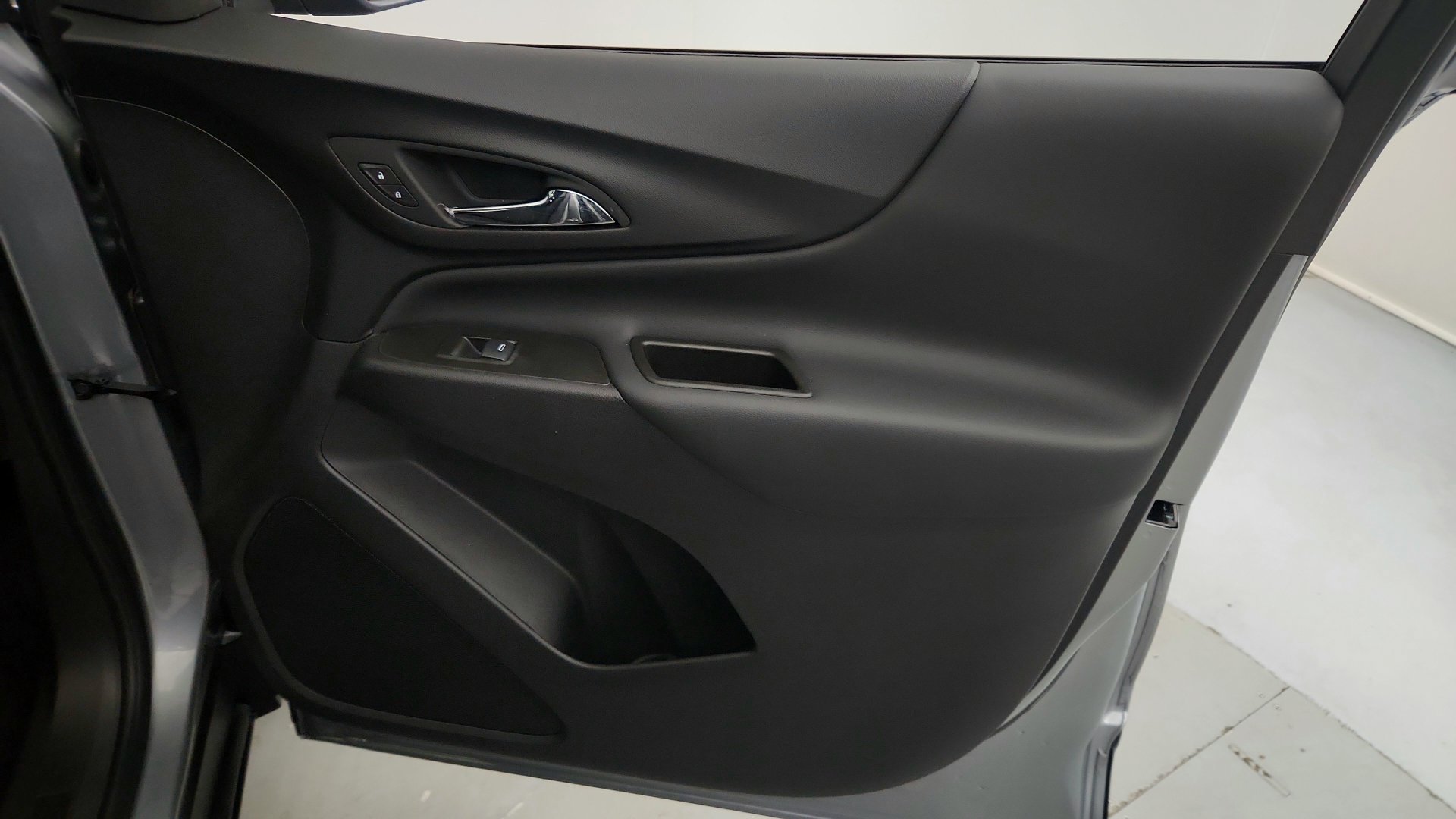 Used 2024 Chevrolet Equinox LT w/ LPO, Floor Liner Package AWD/4WD image 27
