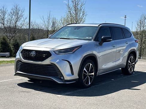 Used 2022 Toyota Highlander XSE image 1