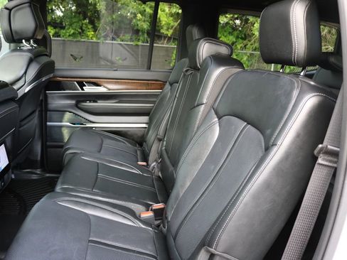 Used 2025 Jeep Grand Wagoneer 4WD w/ 8-Passenger Seating Package image 16