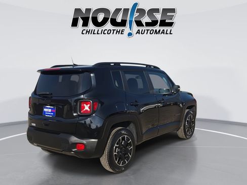 Used 2023 Jeep Renegade Latitude AWD/4WD image 8