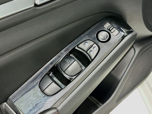 Used 2024 Nissan Altima 2.5 SR AWD/4WD image 15