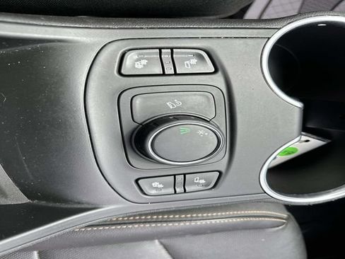 Used 2019 GMC Terrain SLT w/ Preferred Package FWD image 27