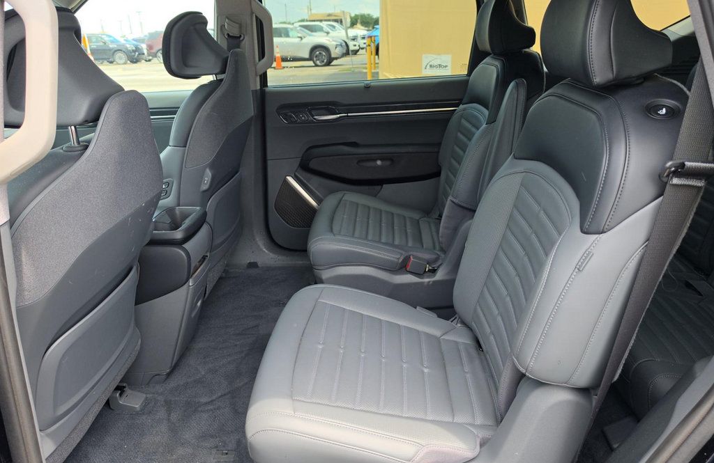 Used 2024 Kia EV9 Land AWD/4WD image 16