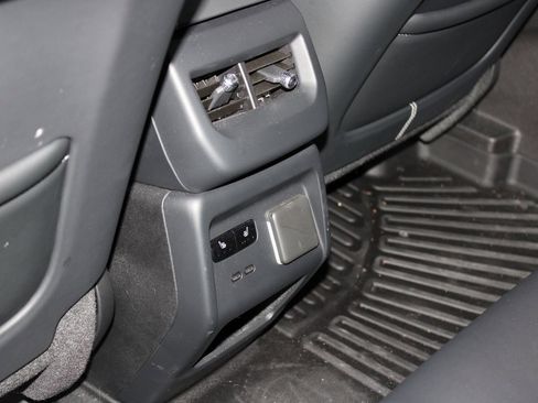 Used 2025 Cadillac Optiq Sport 2 image 17