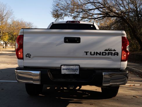Used 2016 Toyota Tundra SR5 image 8