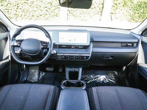 Used 2024 Hyundai Ioniq 5 SEL RWD image 12