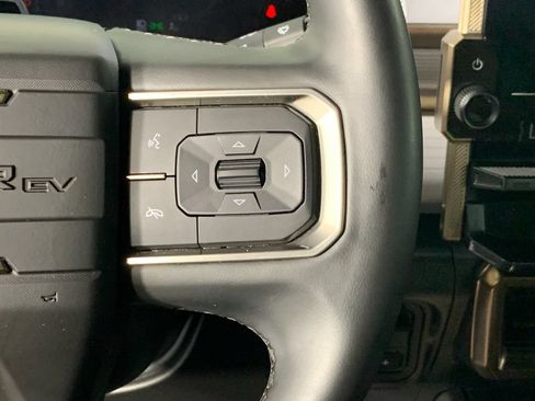Used 2025 GMC Hummer EV 2X AWD/4WD image 19