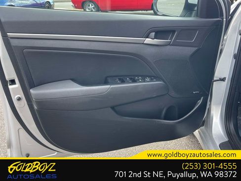 Used 2017 Hyundai Elantra Limited w/ Limited Tech Package 04 FWD image 11