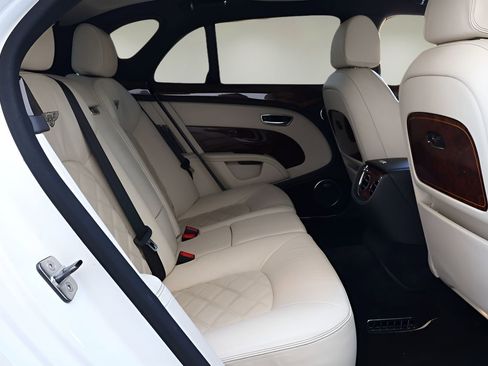 Used 2016 Bentley Mulsanne image 22
