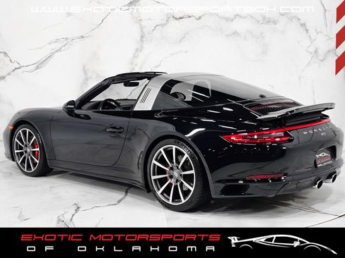 Used 2019 Porsche 911 Targa 4S AWD/4WD image 12