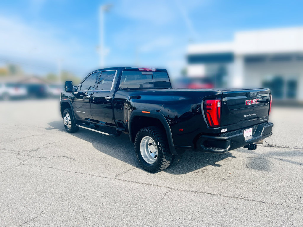 Used 2024 GMC Sierra 3500 Denali w/ Denali Reserve Package AWD/4WD image 3