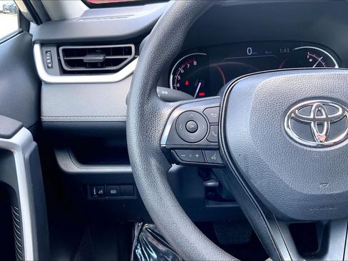 Used 2024 Toyota RAV4 XLE FWD image 23