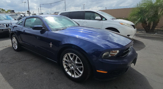 Used 2012 Ford Mustang Premium RWD image 3