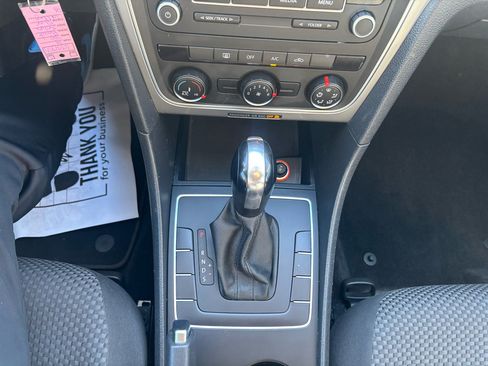 Used 2014 Volkswagen Passat 1.8T S image 10