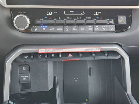 Used 2025 Toyota Sequoia Platinum image 14