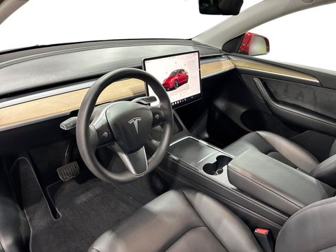 Certified 2023 Tesla Model Y Long Range AWD/4WD image 9