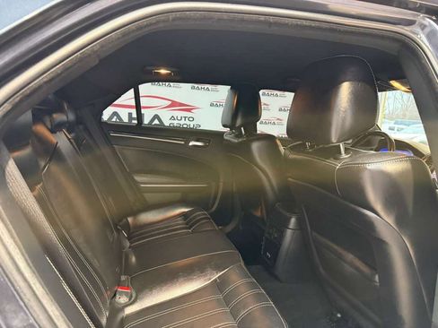 Used 2019 Chrysler 300 S image 35