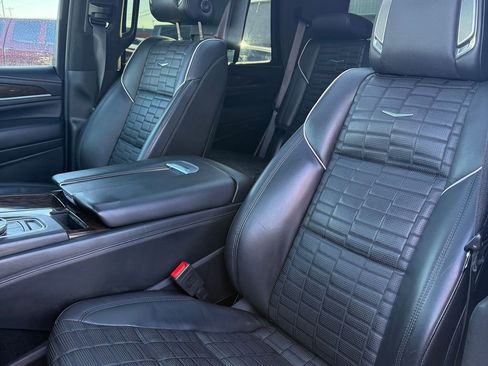 Used 2021 Cadillac Escalade Premium Luxury Platinum image 36