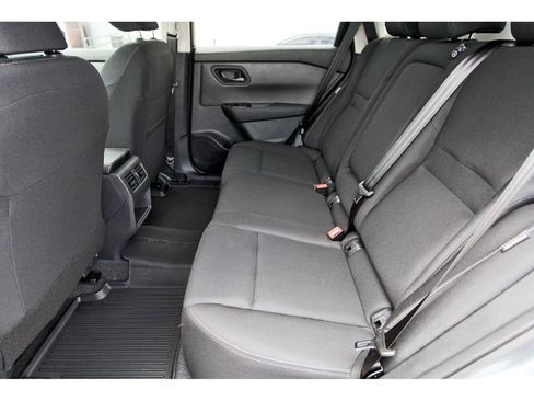 Used 2026 Nissan Rogue S FWD image 7