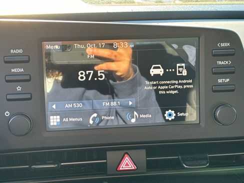 Certified 2025 Hyundai Elantra Sport image 29