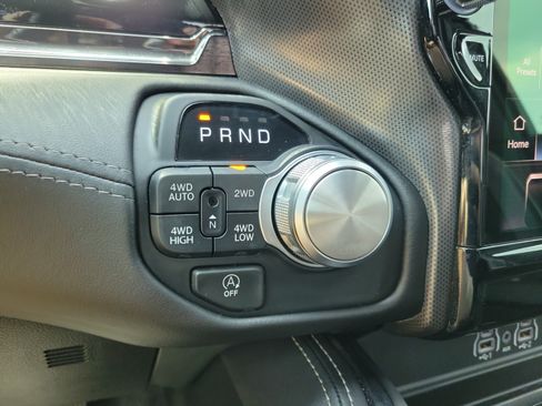 Used 2025 RAM 1500 Limited AWD/4WD image 27
