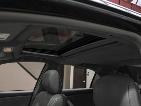 Used 2010 Toyota Camry XLE FWD image 5