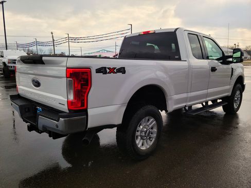 Used 2018 Ford F250 XLT w/ XLT Value Package image 3