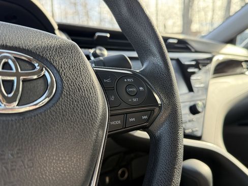 Used 2019 Toyota Camry LE image 18