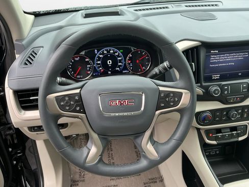 Used 2024 GMC Terrain Denali image 12