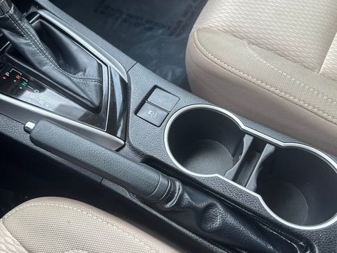 Used 2015 Toyota Corolla LE image 26