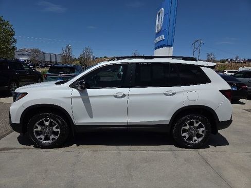Certified 2022 Honda Passport TrailSport image 1