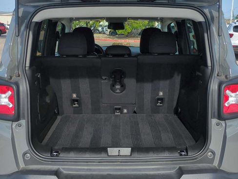 Used 2022 Jeep Renegade Trailhawk AWD/4WD image 26
