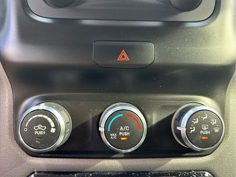 Used 2020 RAM 1500 Big Horn AWD/4WD image 25
