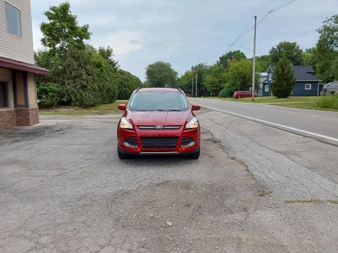 Used 2014 Ford Escape SE w/ Equipment Group 201A FWD image 2