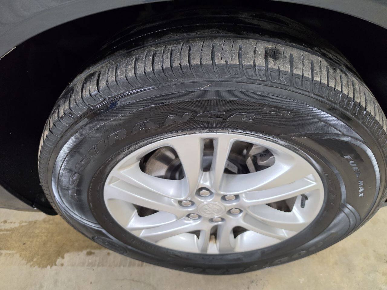 Used 2018 Buick Enclave Essence AWD/4WD image 10