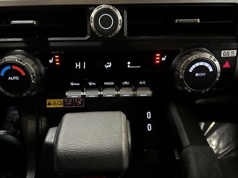 Used 2026 Toyota Tacoma TRD Off-Road w/ TRD Off Road Upgrade Package image 15