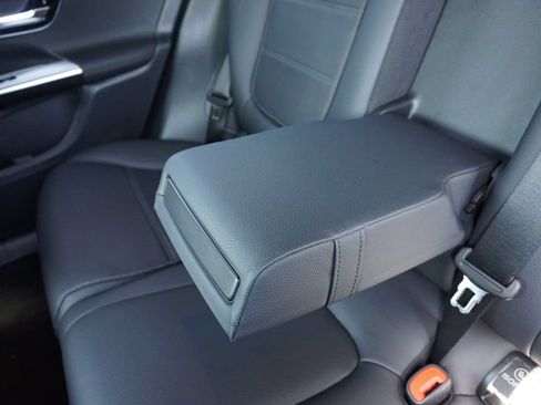 Certified 2025 Mercedes-Benz GLC 300 image 24