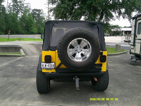 Used 2006 Jeep Wrangler X w/ Tire & Wheel Group (Ecco) AWD/4WD image 3