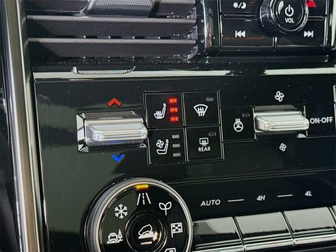 Certified 2025 Nissan Armada PRO-4X w/ Pro-4X Premium Package image 13