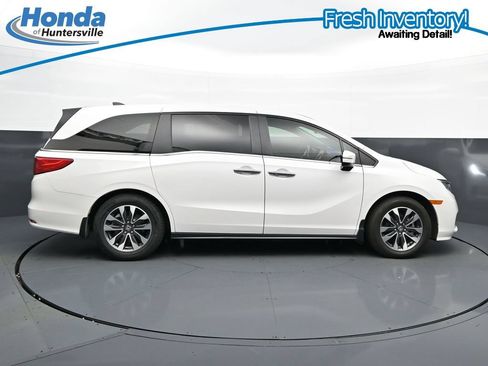 Used 2024 Honda Odyssey EX-L image 11