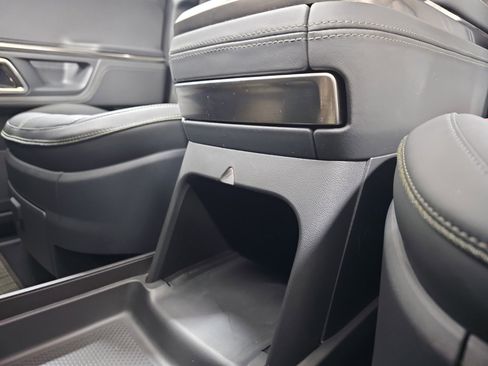 Used 2022 Rivian R1T Adventure image 31