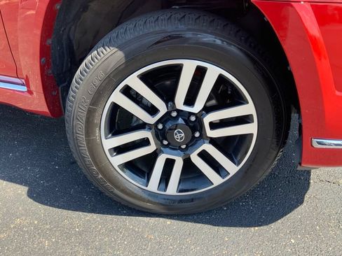 Used 2024 Toyota 4Runner Limited AWD/4WD image 27