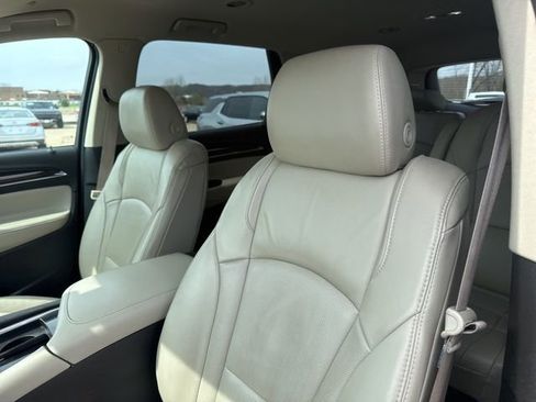 Used 2018 Buick Enclave Premium image 16