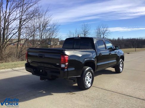 Used 2023 Toyota Tacoma SR image 3