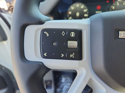 Used 2026 Land Rover Defender 110 S image 17