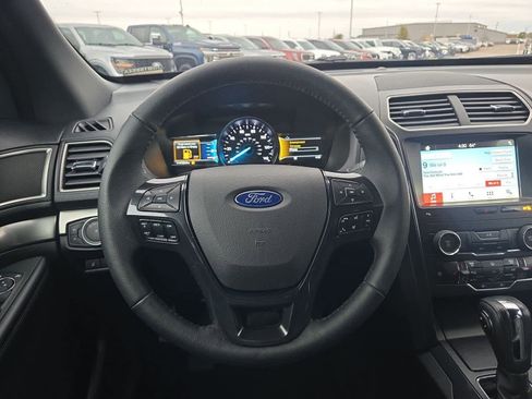 Used 2018 Ford Explorer XLT w/ Equipment Group 202A image 21