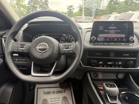 Used 2024 Nissan Rogue SV AWD/4WD image 19